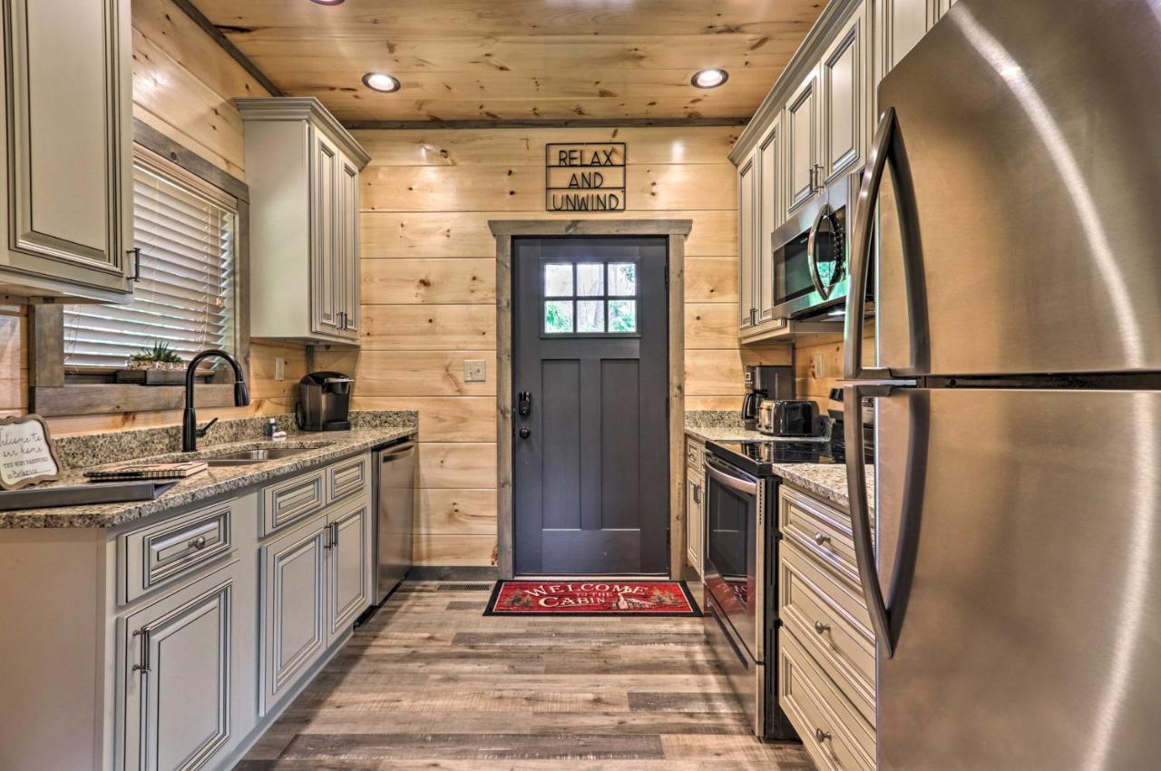 Modern Cabin With Hot Tub And Game Room In Gatlinburg! Exteriör bild