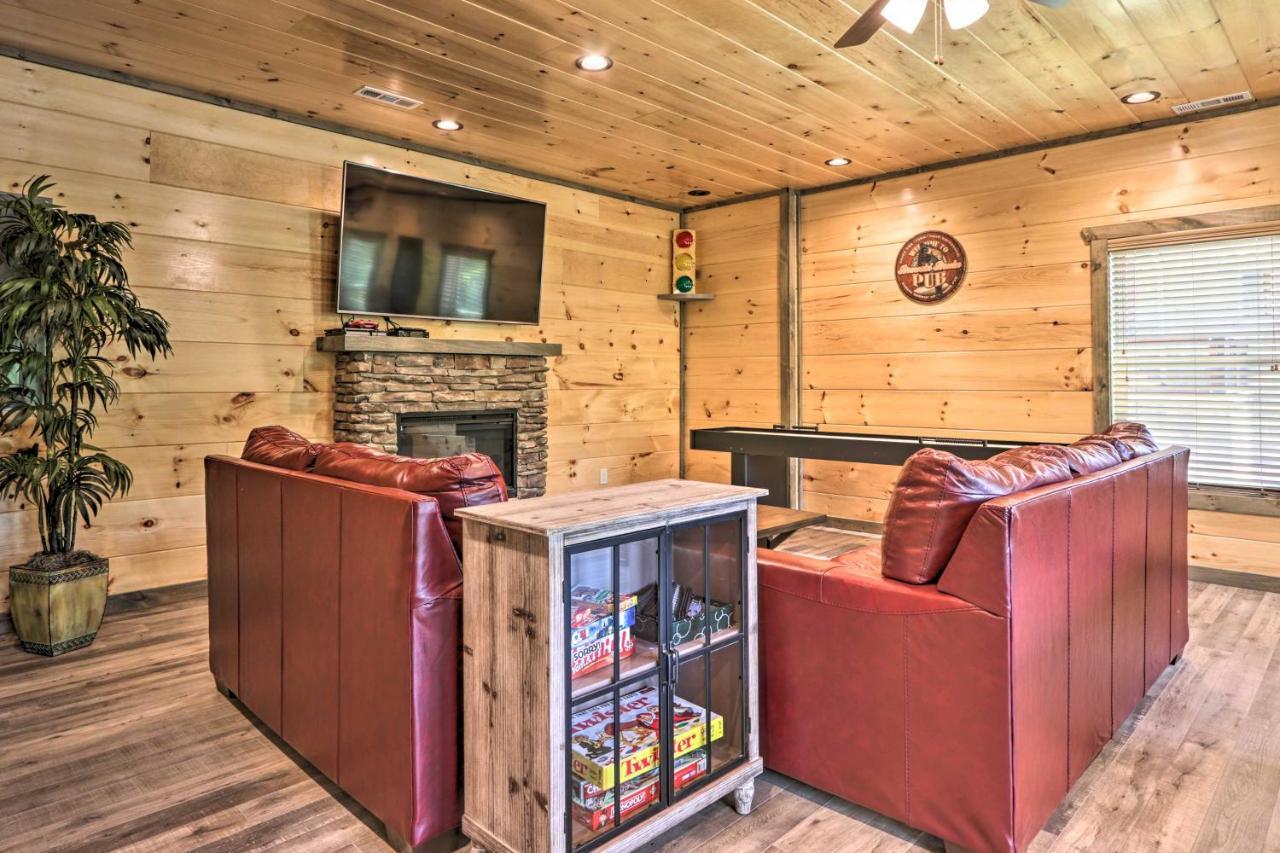Modern Cabin With Hot Tub And Game Room In Gatlinburg! Exteriör bild