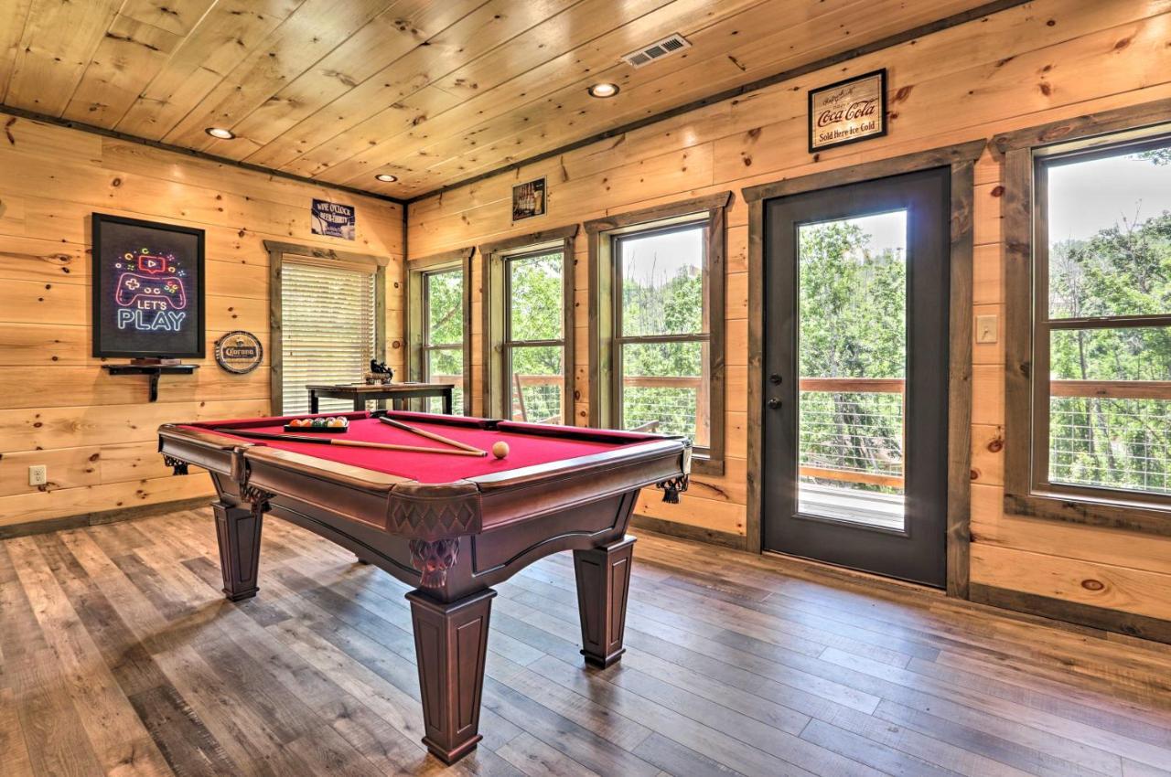 Modern Cabin With Hot Tub And Game Room In Gatlinburg! Exteriör bild
