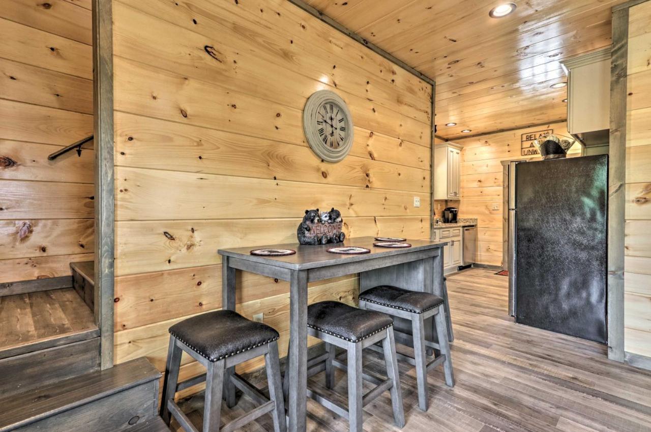 Modern Cabin With Hot Tub And Game Room In Gatlinburg! Exteriör bild