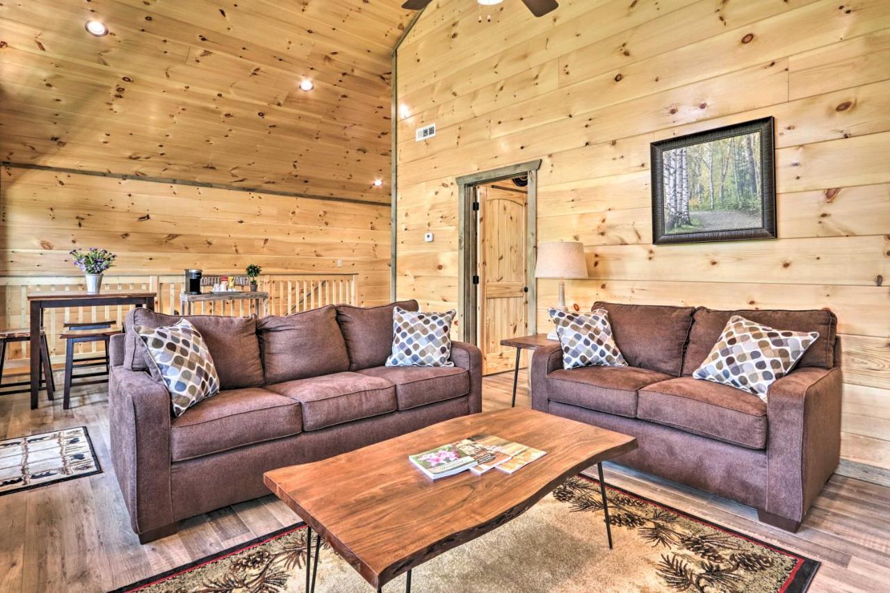 Modern Cabin With Hot Tub And Game Room In Gatlinburg! Exteriör bild