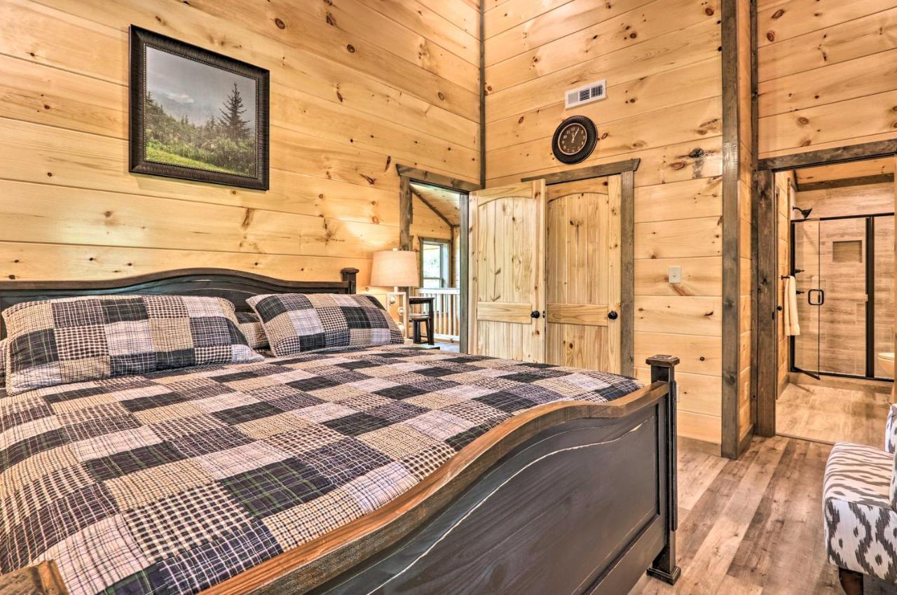 Modern Cabin With Hot Tub And Game Room In Gatlinburg! Exteriör bild