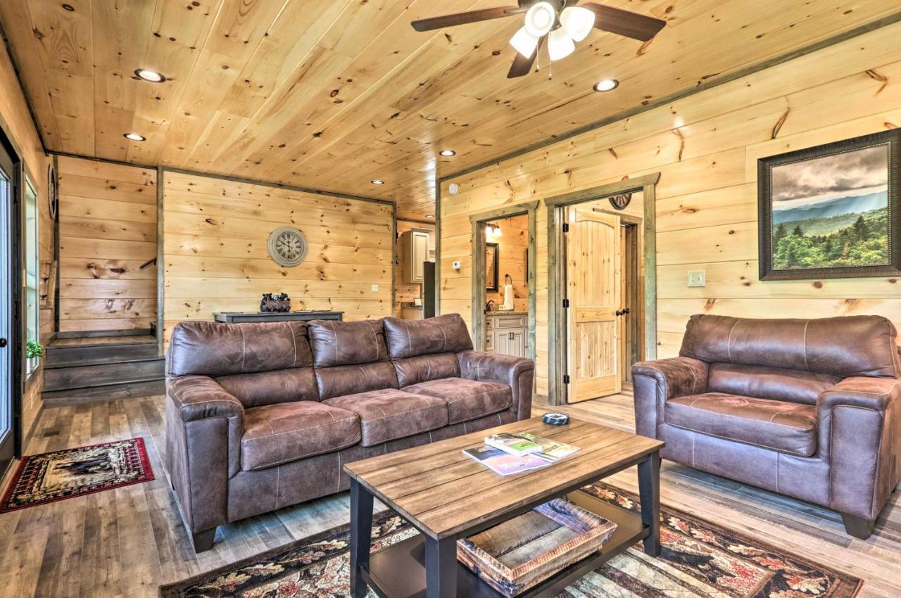 Modern Cabin With Hot Tub And Game Room In Gatlinburg! Exteriör bild