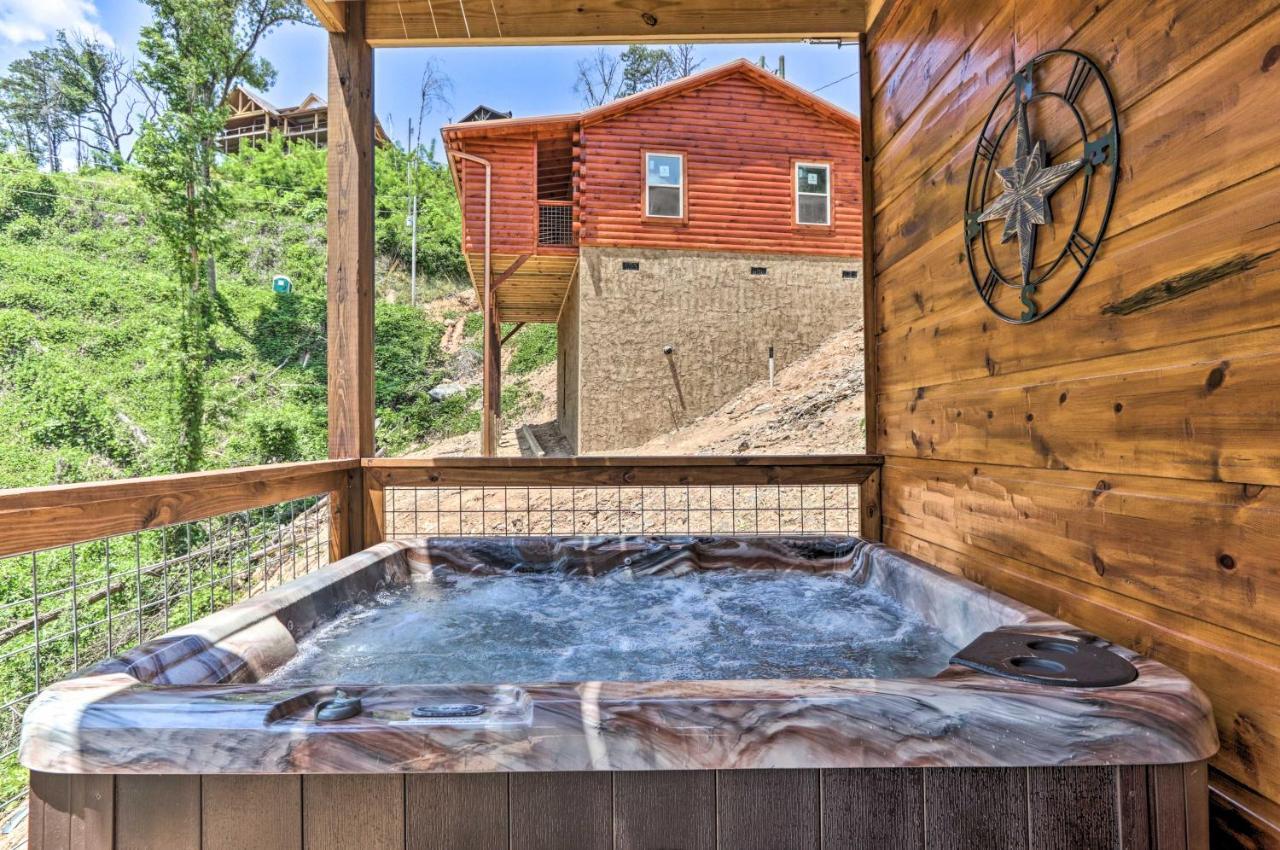 Modern Cabin With Hot Tub And Game Room In Gatlinburg! Exteriör bild